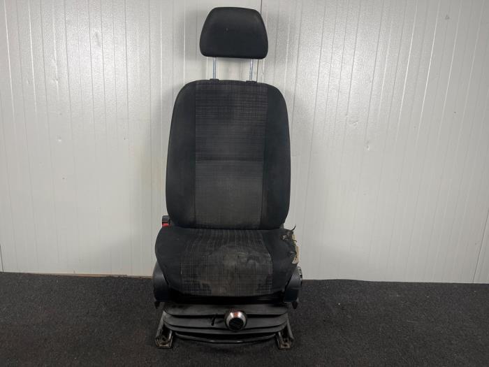 Begagnade Säte, vänster Mercedes Sprinter 3,5t (906.63) 314 CDI 16V Pris € 211,75 Inklusive moms erbjuds av van Sabben Parts