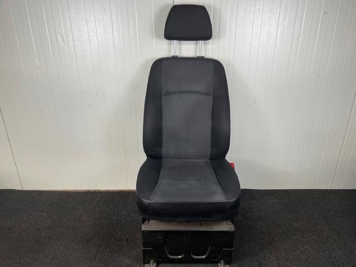 Używane Fotel prawy Mercedes Vito (639.6) 2.2 110 CDI 16V Euro 5 Cena € 121,00 Z VAT oferowane przez van Sabben Parts