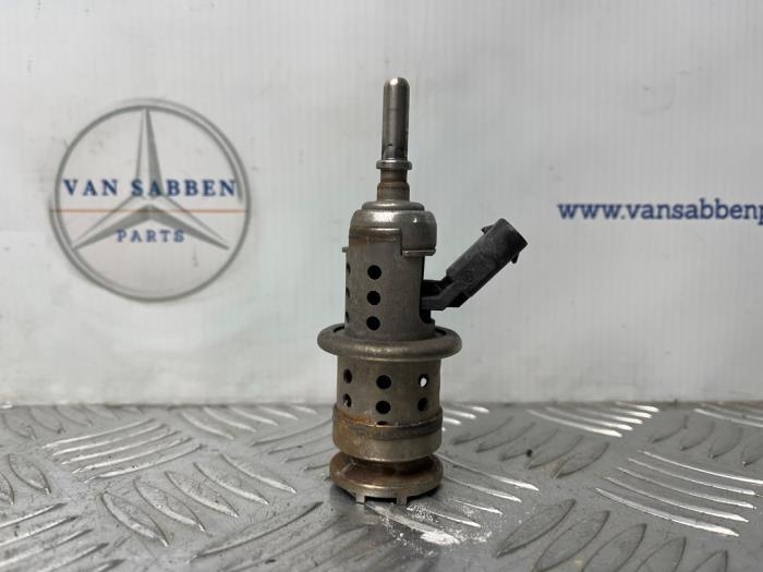 Używane Wtryskiwacz AdBlue Mercedes Sprinter 3,5t (907.6/910.6) 311 CDI 2.1 D RWD Cena € 121,00 Z VAT oferowane przez van Sabben Parts