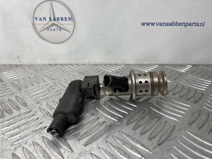 Używane Wtryskiwacz AdBlue Mercedes Sprinter 3,5t (907.6/910.6) 311 CDI 2.1 D RWD Cena € 121,00 Z VAT oferowane przez van Sabben Parts
