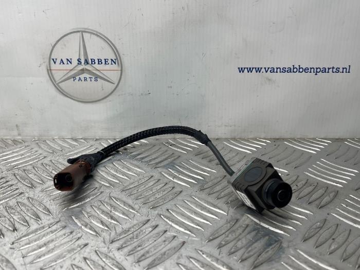 Begagnade Backkamera Mercedes CLA (118.3) 2.0 CLA-220 Turbo 16V Pris € 100,00 Marginaltabell erbjuds av van Sabben Parts