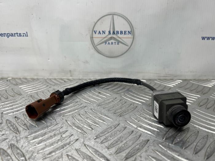 Begagnade Backkamera Mercedes CLA (118.3) 2.0 CLA-220 Turbo 16V Pris € 100,00 Marginaltabell erbjuds av van Sabben Parts