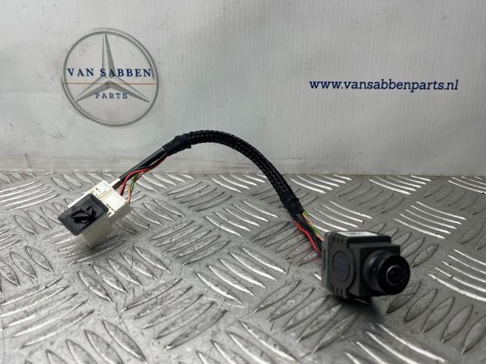 Begagnade Backkamera Mercedes CLA (117.3) 2.2 CLA-220 CDI, 220 d 16V Pris € 200,00 Marginaltabell erbjuds av van Sabben Parts