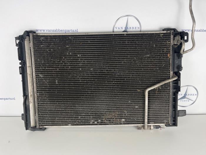 Gebrauchte Klima Kondensor Mercedes E (W212) E-200 CDI 16V BlueEfficiency,BlueTEC Preis € 50,00 Margenregelung angeboten von van Sabben Parts