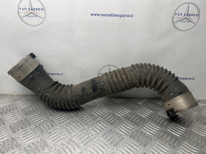 Gebrauchte Intercooler Schlauch Mercedes A (177.0) 2.0 A-220 Turbo 16V Preis € 40,00 Margenregelung angeboten von van Sabben Parts