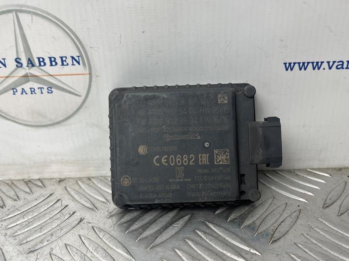 Begagnade Radarsensor Mercedes E Estate (S213) E-220d 2.0 Turbo 16V 4-Matic Pris € 250,00 Marginaltabell erbjuds av van Sabben Parts