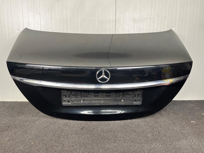 Begagnade Baklucka Mercedes E (W213) E-200 2.0 Turbo 16V Pris € 400,00 Marginaltabell erbjuds av van Sabben Parts