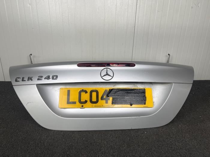 Używane Tylna klapa Mercedes CLK (C209) 2.6 240 V6 18V Cena € 100,00 Procedura marży oferowane przez van Sabben Parts