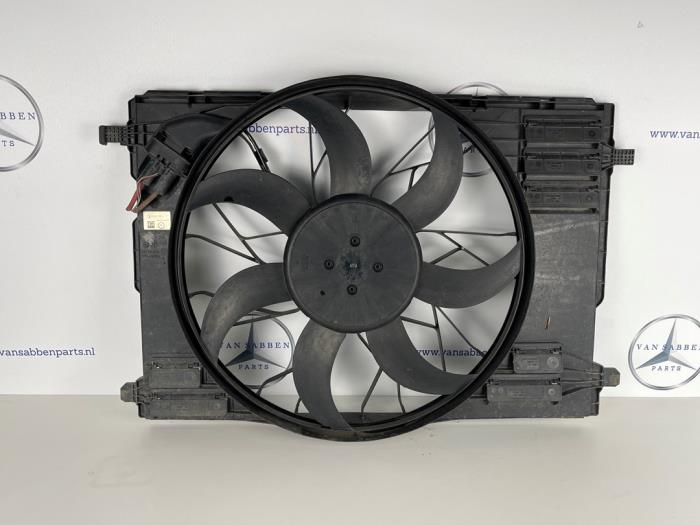 Używane Wentylator Mercedes A (177.0) 1.3 A-180 Turbo 16V Cena € 200,00 Procedura marży oferowane przez van Sabben Parts