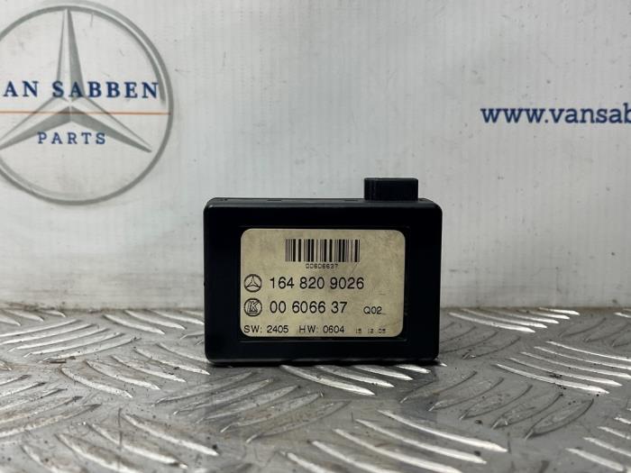 Begagnade Regnsensor Mercedes ML II (164/4JG) 3.0 ML-320 CDI 4-Matic V6 24V Pris € 45,00 Marginaltabell erbjuds av van Sabben Parts