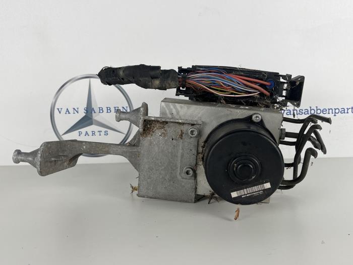 Begagnade ABS-pump Mercedes C (W203) 1.8 C-180K 16V Pris € 30,00 Marginaltabell erbjuds av van Sabben Parts