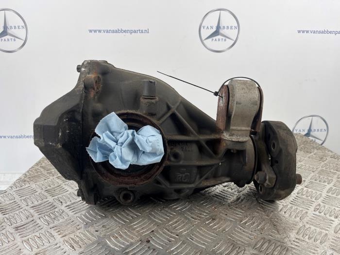 Usagé Différentiel arrière Mercedes C (W204) 3.5 C-350 CGI V6 24V Prix € 100,00 Règlement à la marge proposé par van Sabben Parts