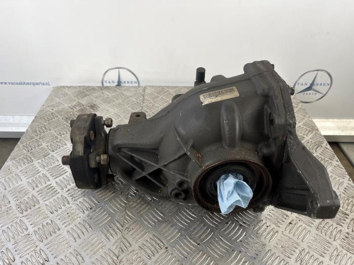 Gebrauchte Differential hinten Mercedes E (C207) E-300 CDI V6 24V Preis € 100,00 Margenregelung angeboten von van Sabben Parts