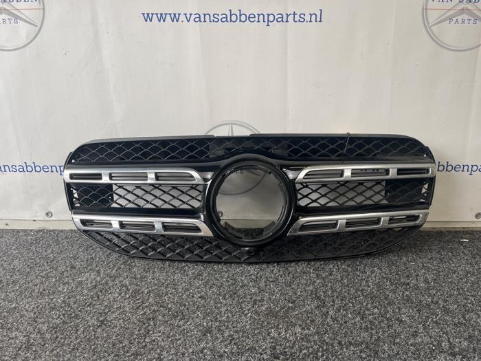 Używane Grill Mercedes GLE (W166) 300d 2.0 4-Matic Cena € 300,00 Procedura marży oferowane przez van Sabben Parts