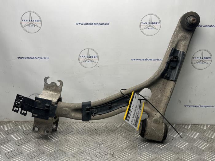 Gebrauchte Querlenker links vorne Mercedes A (W176) 1.5 A-180 CDI, A-180d 16V Preis € 40,00 Margenregelung angeboten von van Sabben Parts