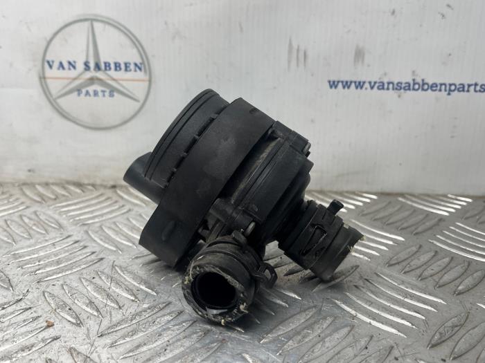 Begagnade Extra vattenpump Mercedes Vito (447.6) 2.0 114 CDI 16V Pris € 24,20 Inklusive moms erbjuds av van Sabben Parts