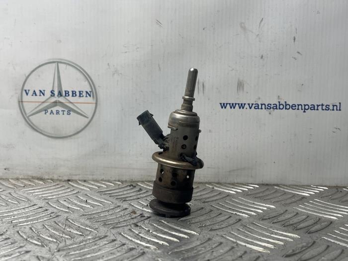 Używane Wtryskiwacz AdBlue Mercedes Sprinter 3,5t (907.6/910.6) 311 CDI 2.1 D RWD Cena € 121,00 Z VAT oferowane przez van Sabben Parts