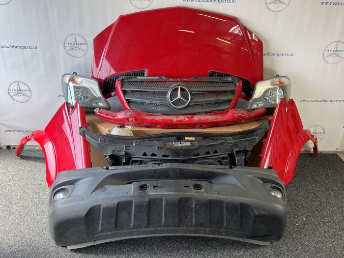 Gebrauchte Vorderfront komplett Mercedes Sprinter 3,5t (906.63) 316 CDI 16V Preis € 1.633,50 Mit Mehrwertsteuer angeboten von van Sabben Parts