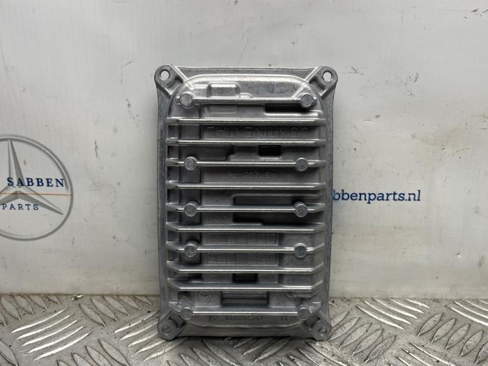 Używane Modułowy reflektor LED Mercedes GLC (X254) 2.0 300e 16V 4-Matic Cena € 150,00 Procedura marży oferowane przez van Sabben Parts