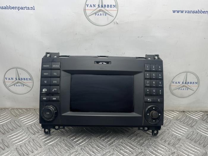 Gebrauchte Radio Mercedes Sprinter 3,5t (906.63) 313 CDI 16V 4x4 Preis € 242,00 Mit Mehrwertsteuer angeboten von van Sabben Parts