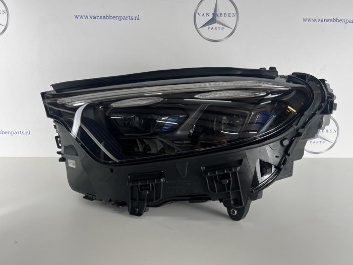 Gebrauchte Scheinwerfer links Mercedes GLC (X254) 2.0 300 16V Preis € 1.149,50 Mit Mehrwertsteuer angeboten von van Sabben Parts