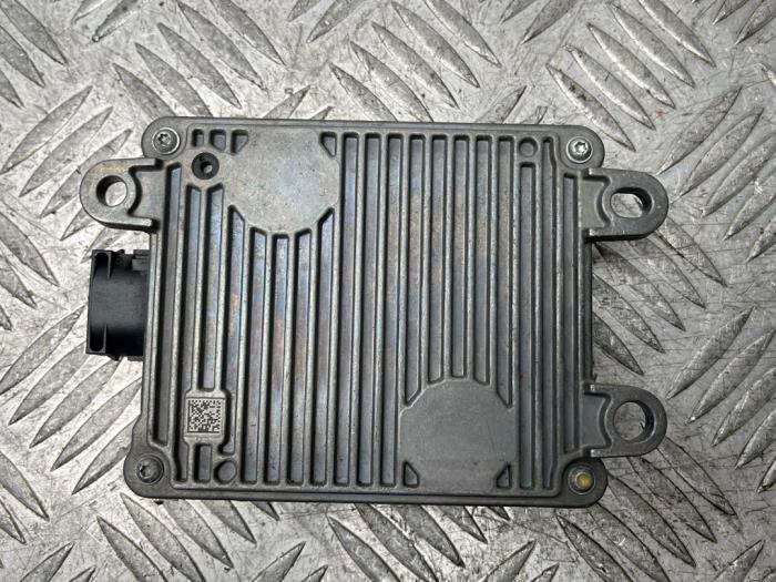 Radarsensor från en Mercedes-Benz E (W213) E-200d 2.0 Turbo 16V 2020