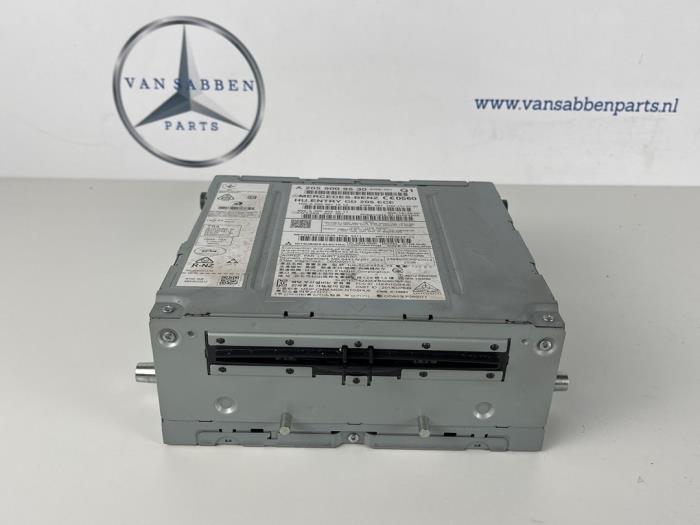 Używane System nawigacji Mercedes C (W205) 2.2 C-220 CDI 16V BlueTEC Cena € 200,00 Procedura marży oferowane przez van Sabben Parts