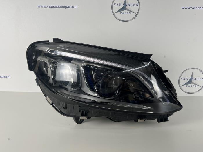Gebrauchte Scheinwerfer rechts Mercedes C (W205) 2.2 C-220 CDI 16V BlueTEC Preis € 750,00 Margenregelung angeboten von van Sabben Parts