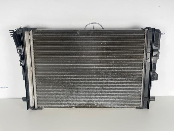 Usagé Condenseur de climatisation Mercedes B (W246/W242) 1.6 B-180 BlueEFFICIENCY Turbo 16V Prix € 75,00 Règlement à la marge proposé par van Sabben Parts