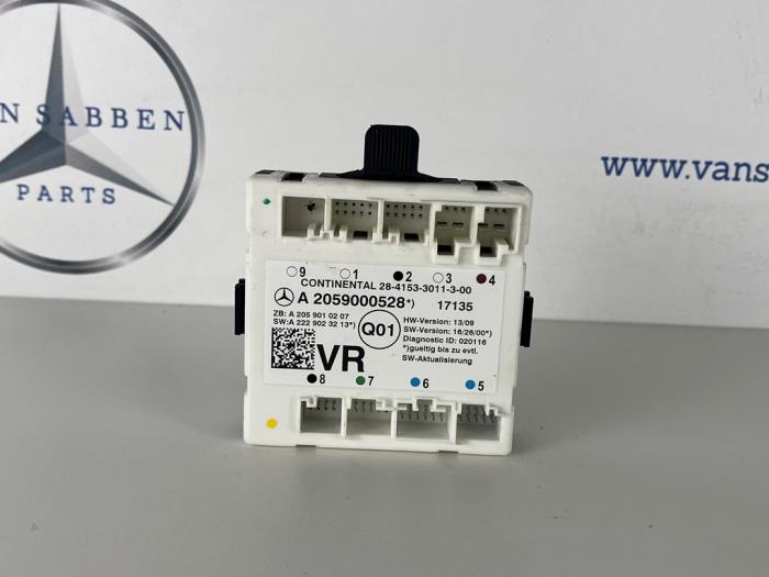 Używane Modul centralnego zamka Mercedes C (W205) 2.2 C-220 CDI 16V BlueTEC Cena € 25,00 Procedura marży oferowane przez van Sabben Parts