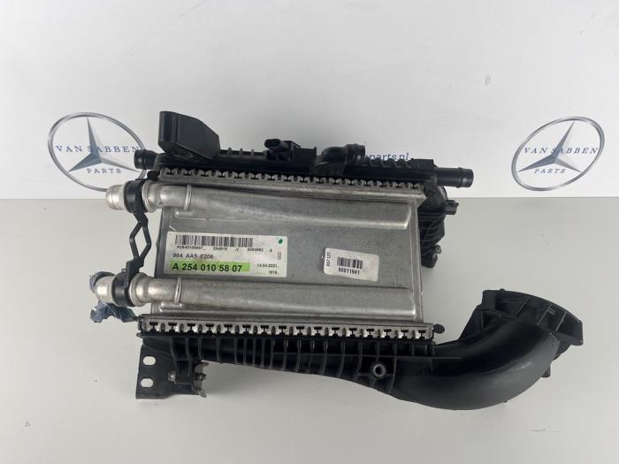 Gebrauchte Ansaugbrugge Mercedes C (W206) C-180 1.5 EQ Boost Preis € 200,00 Margenregelung angeboten von van Sabben Parts