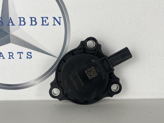 Gebrauchte Nockenwelle Sensor Mercedes C (W206) C-180 1.5 EQ Boost Preis € 15,00 Margenregelung angeboten von van Sabben Parts