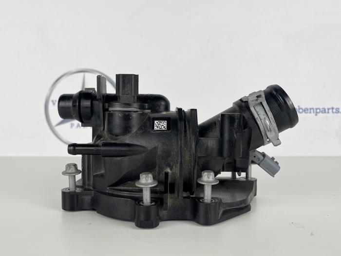 Usagé Thermostat Mercedes CLA (118.3) 1.3 CLA-200 Turbo 16V Prix € 60,00 Règlement à la marge proposé par van Sabben Parts