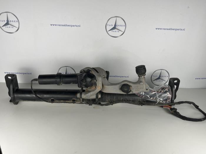 Begagnade Dragkrok Mercedes GLE (V167) 300d 2.0 Turbo 16V 4-Matic Pris € 1.210,00 Inklusive moms erbjuds av van Sabben Parts