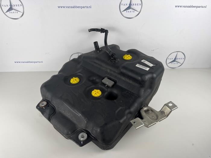 Gebrauchte Adblue Tank Mercedes C (W205) 2.2 C-220 CDI 16V BlueTEC Preis € 300,00 Margenregelung angeboten von van Sabben Parts