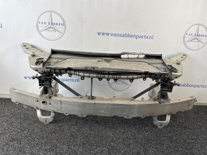 Begagnade Front Mercedes C (W205) C-300d 2.0 Turbo 16V 4-Matic Pris € 600,00 Marginaltabell erbjuds av van Sabben Parts