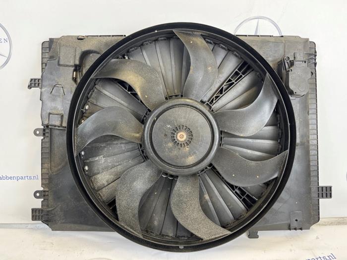 Usagé Ventilateur radiateur Mercedes A (W176) 1.5 A-180 CDI, A-180d 16V Prix € 150,00 Règlement à la marge proposé par van Sabben Parts