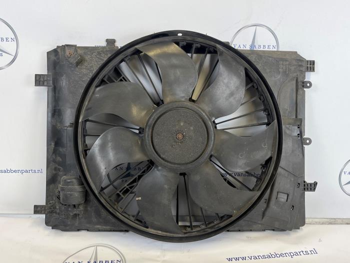 Usagé Wentylator Mercedes C (W204) 2.2 C-180 CDI 16V BlueEFFICIENCY Prix € 125,00 Règlement à la marge proposé par van Sabben Parts