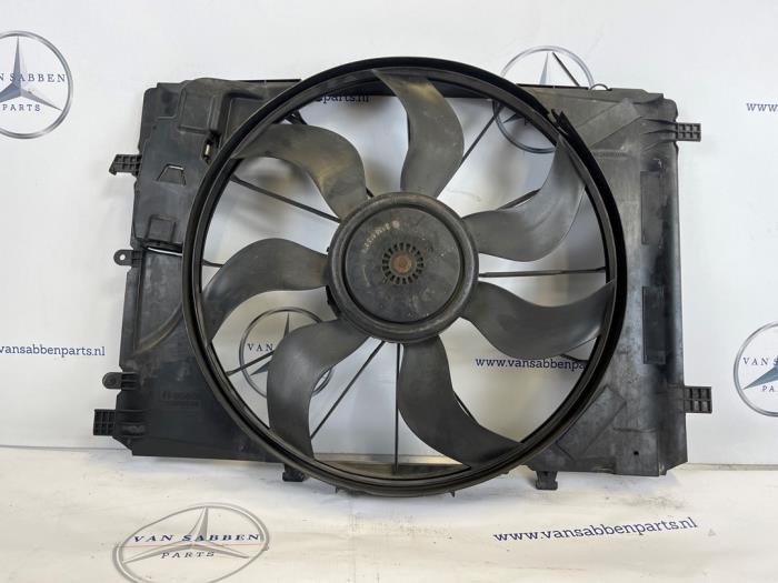 Używane Wentylator Mercedes B (W246/W242) 2.2 B-220 CDI BlueEFFICIENCY,d 16V Cena € 70,00 Procedura marży oferowane przez van Sabben Parts