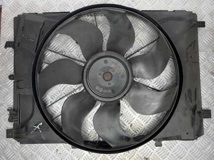 Używane Wentylator Mercedes C (W204) 2.2 C-200 CDI 16V Cena € 125,00 Procedura marży oferowane przez van Sabben Parts