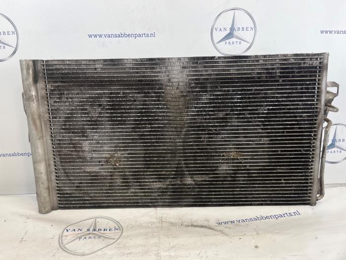 Klima Kondensor van een Mercedes-Benz Vito (639.6) 2.2 113 CDI 16V Euro 5 2012