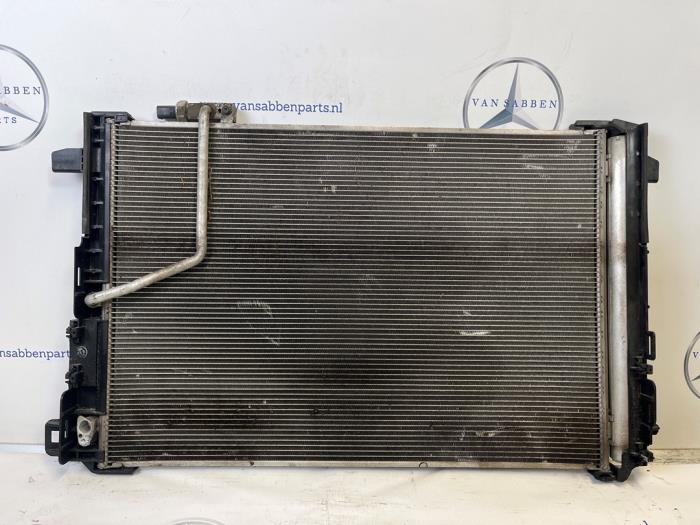 Gebrauchte Klima Kondensor Mercedes E (W212) E-200 CDI 16V BlueEfficiency,BlueTEC Preis € 50,00 Margenregelung angeboten von van Sabben Parts