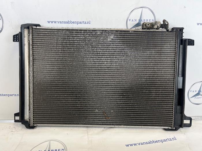 Gebrauchte Klima Kondensor Mercedes E (W212) E-200 CDI 16V BlueEfficiency,BlueTEC Preis € 50,00 Margenregelung angeboten von van Sabben Parts