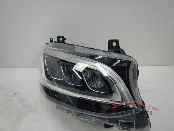 Nowe Reflektor prawy Mercedes Sprinter 3,5t (907.6/910.6) Cena € 1.199,00 Z VAT oferowane przez FZN Parts