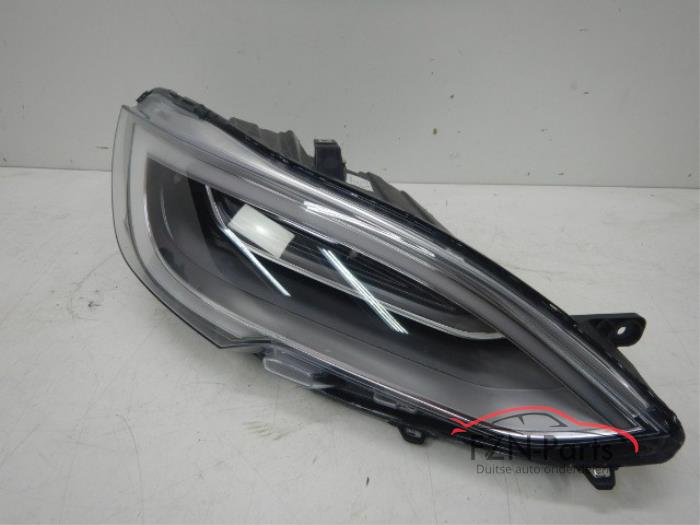 Nowe Reflektor prawy Tesla Model S Cena € 1.199,00 Z VAT oferowane przez FZN Parts