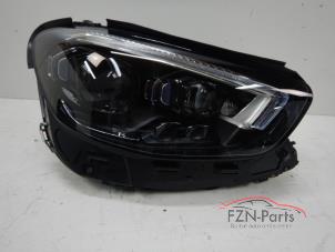 Nya Strålkastare, höger Mercedes E-Klasse Pris € 1.399,00 Inklusive moms erbjuds av FZN Parts