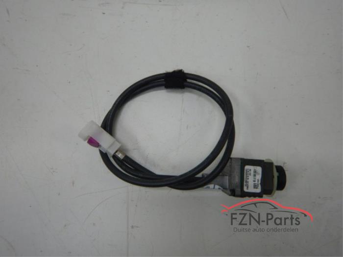 Używane Kamera lusterka lewego Mercedes C (C205) Cena € 249,01 Z VAT oferowane przez FZN Parts