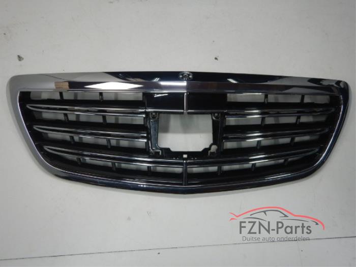 Begagnade Grill Mercedes S AMG (W222) Pris € 549,00 Inklusive moms erbjuds av FZN Parts