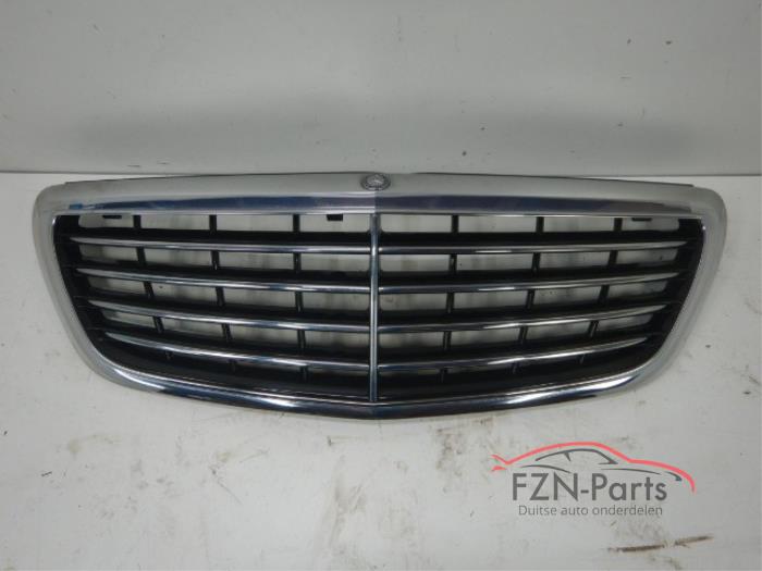 Używane Grill Mercedes S (222.0/222.1) 3.0 S-400d Cena € 299,00 Z VAT oferowane przez FZN Parts