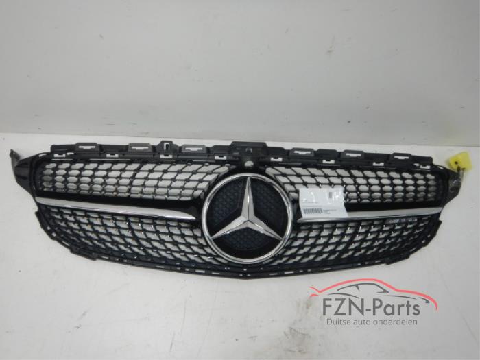 Używane Grill Mercedes C (R205) 3.0 C-43 AMG V6 24V Turbo 4-Matic Cena € 399,00 Z VAT oferowane przez FZN Parts